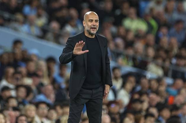 UEFA Champions League league stage Manchester City v Inter Milan Pep Guardiola manager of Manchester City gives his team instructions during the UEFA Champions League league stage match Manchester City vs Inter Milan at Etihad Stadium, Manchester, United Kingdom, 18th September 2024 (Photo by Mark Cosgrove News Images) Manchester Etihad Stadium Manchester United, ManU Kingdom Copyright: xMarkxCosgrove NewsxImagesx