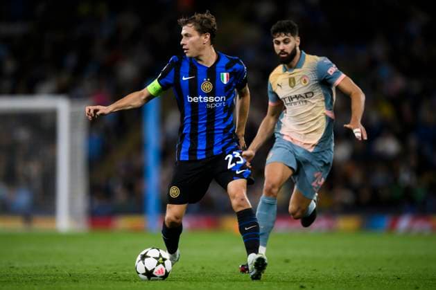 Manchester City FC V FC internazionale - UEFA Champions League Nicolo Barella of FC Internazionale is challenged by Josko Gvardiol of Manchester CIty FC during the UEFA Champions League 2024 25 League Phase MD1 football match between Manchester City FC and FC Internazionale. Manchester United, ManU Kingdom Copyright: xNicolòxCampox