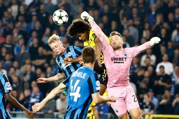Sport Bilder des Tages Club Brugge v Borussia Dortmund - UEFA Champions League BRUGGE, BELGIUM - SEPTEMBER 18 : Mignolet Simon goalkeeper of Club Brugge during the UEFA Champions League - League phase matchday 1 match between Club Brugge and Borussia Dortmund at the Jan Breydel stadium on September 18, 2024 in Bruges , Belgium , 18 09 2024 Brugge Belgium  Copyright: xJanxDexMeuleneirx