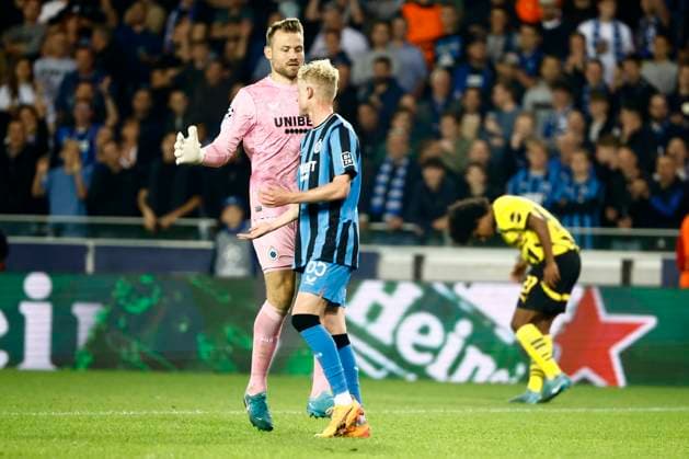Club Brugge v Borussia Dortmund - UEFA Champions League BRUGGE, BELGIUM - SEPTEMBER 18 : Mignolet Simon goalkeeper of Club Brugge and Seys Joaquim defender of Club Brugge during the UEFA Champions League - League phase matchday 1 match between Club Brugge and Borussia Dortmund at the Jan Breydel stadium on September 18, 2024 in Bruges , Belgium , 18 09 2024 Brugge Belgium  Copyright: xJanxDexMeuleneirx