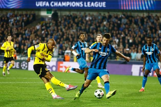 Club Brugge v Borussia Dortmund - UEFA Champions League BRUGGE, BELGIUM - SEPTEMBER 18 : Malen Donyell forward of Borussia Dortmund and Mechele Brandon defender of Club Brugge during the UEFA Champions League - League phase matchday 1 match between Club Brugge and Borussia Dortmund at the Jan Breydel stadium on September 18, 2024 in Bruges , Belgium , 18 09 2024 Brugge Belgium  Copyright: xJanxDexMeuleneirx