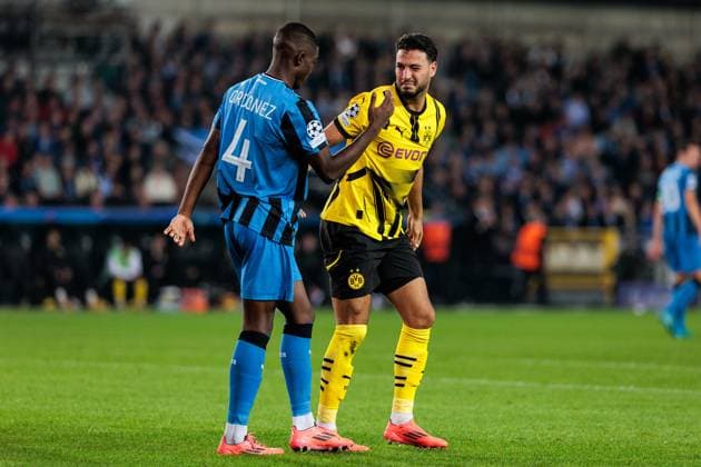 UEFA Champions League Club Brugge Borussia Dortmund 18 09 2024 Joel Ordonez Club Brugge, 4 apologizes to Ramy Bensebaini Borussia Dortmund, 5 UEFA Champions League Club Brugge Borussia Dortmund, Brugge, Jan Breydelstadion on 18 09 2024 Copyright: xBEAUTIFULxSPORTS Wunderlx