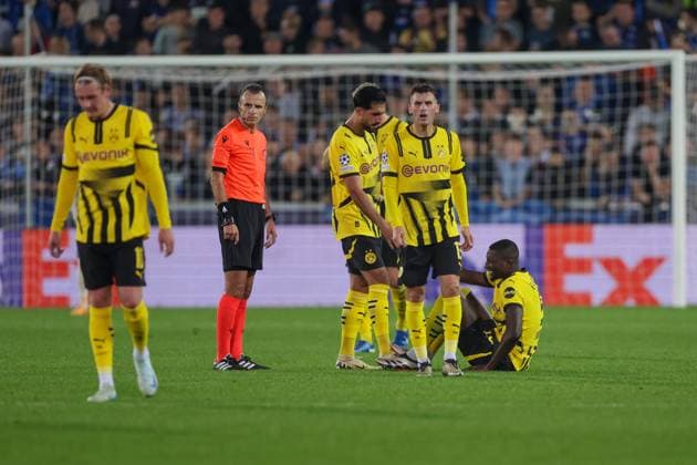 18 09 2024, Football, Season 2024 2025, UEFA Champions League, Matchday 1, FC Bruges Borussia Dortmund, Serhou Guirassy Borussia Dortmund goes down in pain shortly after being substituted, Bruges Jan Breydel Stadium Belgium xRHR PHOTO ENx Copyright: DennisxEwert RHR-FOTOx RHR-FOTO DE