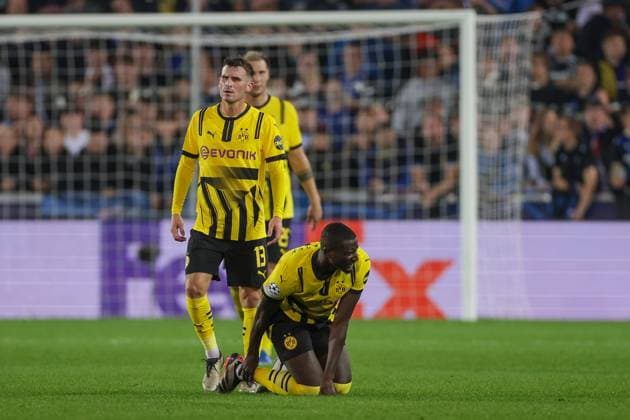 18 09 2024, Football, Season 2024 2025, UEFA Champions League, Matchday 1, FC Bruges Borussia Dortmund, Serhou Guirassy Borussia Dortmund goes down in pain shortly after being substituted, Bruges Jan Breydel Stadium Belgium xRHR PHOTO ENx Copyright: DennisxEwert RHR-FOTOx RHR-FOTO DE