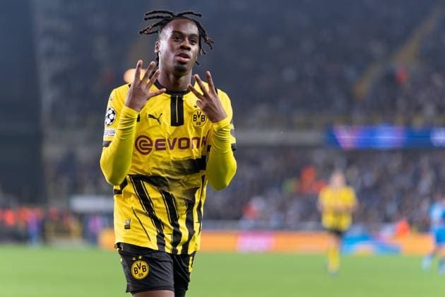 2024-09-18 Club Brugge KV v Borussia Dortmund - UEFA Champions League 2024 25 League Phase MD1 BRUGES, BELGIUM - SEPTEMBER 18: Jamie Gittens of Borussia Dortmund celebrates after scoring the team s first goal during the UEFA Champions League 2024 25 League Phase MD1 match between Club Brugge KV and Borussia Dortmund at Jan Breydelstadion on September 18, 2024 in Bruges, Belgium. (Photo by Joris Verwijst BSR Agency) Bruges Belgium Content not available for redistribution in The Netherlands directly or indirectly through any third parties. Copyright: xBSRxAgencyx