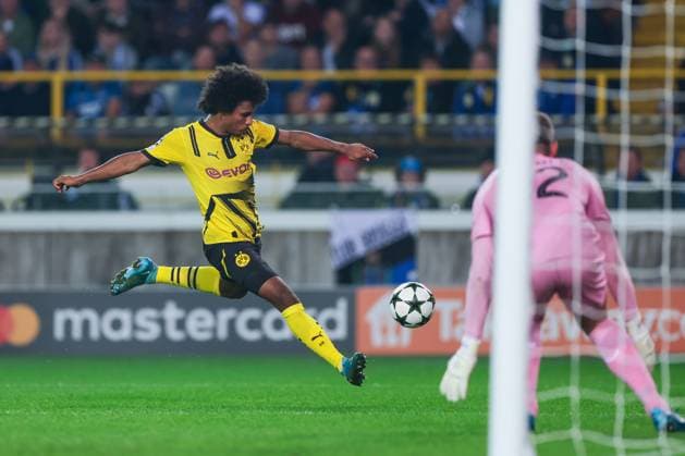 18 09 2024, Football, Season 2024 2025, UEFA Champions League, Matchday 1, FC Brugge Borussia Dortmund, f l Karim Adeyemi Borussia Dortmund , Goalkeeper Simon Mignolet Club Brugge , Brugge Jan Breydel Stadium Belgium xRHR PHOTO ENx Copyright: DennisxEwert RHR-FOTOx RHR-FOTO DE