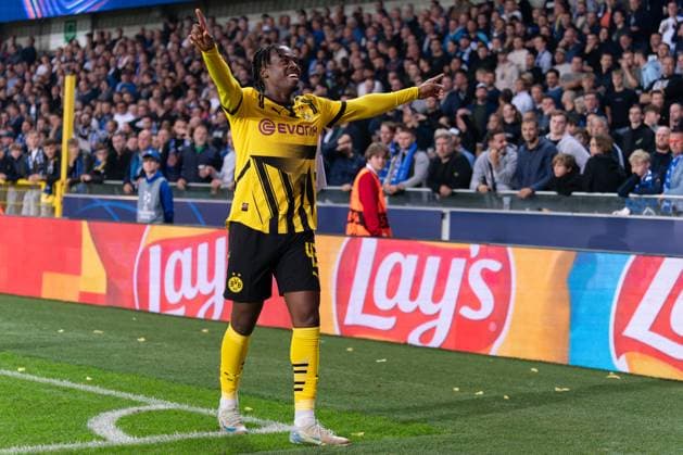 2024-09-18 Club Brugge KV v Borussia Dortmund - UEFA Champions League 2024 25 League Phase MD1 BRUGES, BELGIUM - SEPTEMBER 18: Jamie Gittens of Borussia Dortmund celebrates after scoring the team s first goal during the UEFA Champions League 2024 25 League Phase MD1 match between Club Brugge KV and Borussia Dortmund at Jan Breydelstadion on September 18, 2024 in Bruges, Belgium. (Photo by Joris Verwijst BSR Agency) Bruges Belgium Content not available for redistribution in The Netherlands directly or indirectly through any third parties. Copyright: xBSRxAgencyx