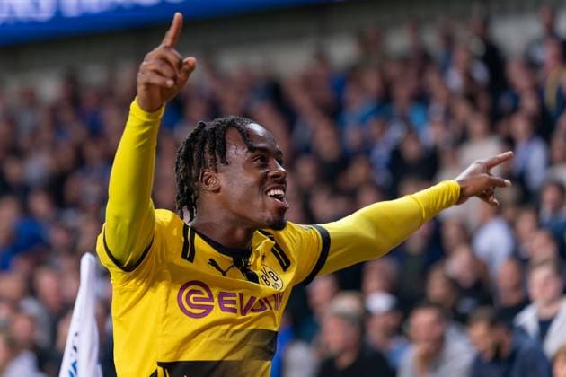 2024-09-18 Club Brugge KV v Borussia Dortmund - UEFA Champions League 2024 25 League Phase MD1 BRUGES, BELGIUM - SEPTEMBER 18: Jamie Gittens of Borussia Dortmund celebrates after scoring the team s first goal during the UEFA Champions League 2024 25 League Phase MD1 match between Club Brugge KV and Borussia Dortmund at Jan Breydelstadion on September 18, 2024 in Bruges, Belgium. (Photo by Joris Verwijst BSR Agency) Bruges Belgium Content not available for redistribution in The Netherlands directly or indirectly through any third parties. Copyright: xBSRxAgencyx