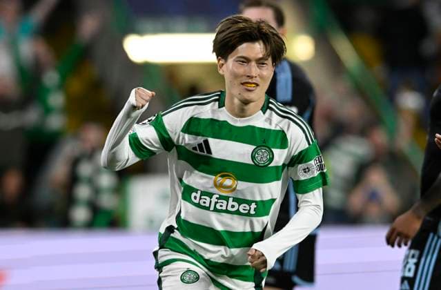 Sport Bilder des Tages Glasgow, Scotland, 18th September 2024. Kyogo Furuhashi of Celtic scores Celtic™s 2nd goal during the UEFA Champions League match at Celtic Park, Glasgow. Picture credit should read: Neil Hanna Sportimage EDITORIAL USE ONLY. No use with unauthorised audio, video, data, fixture lists, club league logos or live services. Online in-match use limited to 120 images, no video emulation. No use in betting, games or single club league player publications. SPI-3322-0011