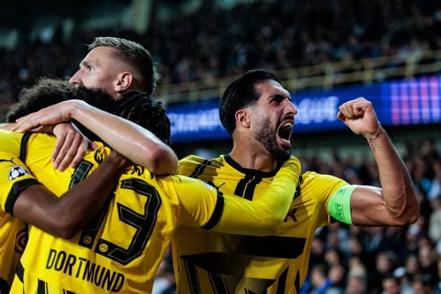 UEFA Champions League Club Brugge Borussia Dortmund 18 09 2024 Cheering for 0 1 by Jamie Gittens Borussia Dortmund, 43 Emre Can Borussia Dortmund, 23 Cheering fist UEFA Champions League Club Brugge Borussia Dortmund, Brugge, Jan Breydelstadion on 18 09 2024 Copyright: xBEAUTIFULxSPORTS Wunderlx