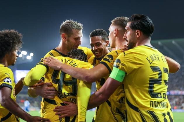 18 09 2024, Football, Season 2024 2025, UEFA Champions League, Matchday 1, FC Bruges Borussia Dortmund, f l Karim Adeyemi Borussia Dortmund , Jamie Jermaine Gittens Borussia Dortmund , Niklas Süle Borussia Dortmund , Felix Nmecha Borussia Dortmund , Nico Schlotterbeck Borussia Dortmund , Emre Can Borussia Dortmund celebrate the goal to 0 1, Bruges Jan Breydel Stadium Belgium xRHR PHOTO DEx Copyright: DennisxEwert RHR-FOTOx RHR-FOTO DE