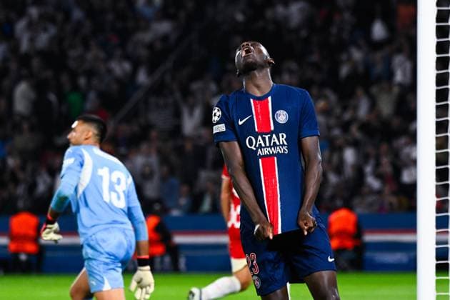 Randal Kolo Muani ( 23 - PSG ) looks dejected during the UEFA Champions League match between Paris Saint Germain and Girona FC at Parc Des Princes on September 18, 2024 in Paris, France. ( Photo by federico pestellini panoramic ) - FOOTBALL : PSG vs Girona - Ligue des Champions - 18 09 2024 FedericoPestellini Panoramic 