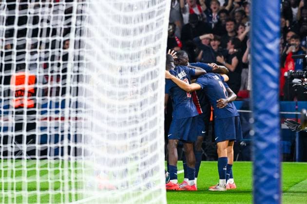 TAVARES Nuno MENDES ( 25 - PSG ) celebrates with teammates during the UEFA Champions League match between Paris Saint Germain and Girona FC at Parc Des Princes on September 18, 2024 in Paris, France. ( Photo by federico pestellini panoramic ) - FOOTBALL : PSG vs Girona - Ligue des Champions - 18 09 2024 FedericoPestellini Panoramic 