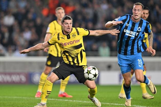 20240918 Champions League Day 1 Club Brugge vs Dortmund Marcel Sabitzer (20) of Dortmund fighting for the ball with Gustaf Nilsson (19) of Club Brugge during a soccer game between Belgian Club Brugge KV and German Borussia Dortmund in the UEFA Champions League League Phase day 1 of the 2024-25 season, on Wednesday 18 September 2024 in Brugge , Belgium . PHOTO SPORTPIX David Catry BRUGGE BELGIUM  Copyright: xx 481454