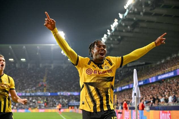 Sport Bilder des Tages 20240918 Champions League Day 1 Club Brugge vs Dortmund Jamie Bynoe-Gittens (43) of Dortmund celebrates after scoring the 0-1 goal during a soccer game between Belgian Club Brugge KV and German Borussia Dortmund in the UEFA Champions League League Phase day 1 of the 2024-25 season, on Wednesday 18 September 2024 in Brugge , Belgium . PHOTO SPORTPIX David Catry BRUGGE BELGIUM  Copyright: xx 481527