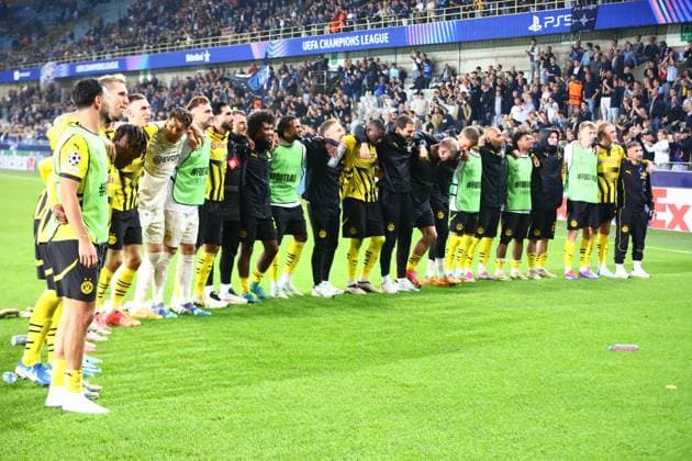 End of match, the players stand in front of the fan block, Club Brugge vs Borussia Dortmund, UEFA Champions League, Football, Matchday 1, Season 2024 2025, 18 09 2024 PHOTO kolbert press Ant Palmer Jan Breydel Stadion Belgium Copyright: xkolbert-press AntxPalmerx
