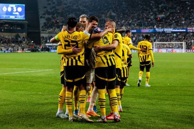 UEFA Champions League Club Brugge Borussia Dortmund 18 09 2024 Borussia Dortmund players cheer after Serhou Guirassy scores a 0 3 penalty Borussia Dortmund, 9 UEFA Champions League Club Brugge Borussia Dortmund, Brugge, Jan Breydelstadion on 18 09 2024 Copyright: xBEAUTIFULxSPORTS Wunderlx