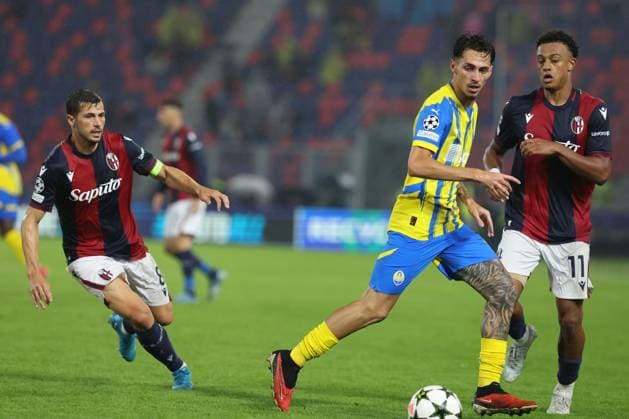 September 18, 2024, Bologna, Milan, Italy: Bologna, Italy 18.09.2024 : Marlon Gomes of Shakhtar Donetsk Dan Ndoye of Bologna during UEFA Champions League 2024-2025, day 1, football match Bologna FC 1909 - Shakhtar Donetsk at Renato Dall Ara stadium in Bologna on September 2024. CALCIO - UEFA Champions League - Bologna FC vs FC Shakhtar Donetsk  - ZUMAs349 20240918_zsa_s349_408 Copyright: xMarcoxIacobucci IpaxSportx xIpax