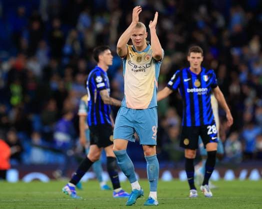 Manchester City v Inter Milan Champions League 18 09 2024. Erling Haaland (9) of Manchester City applauds the fans at the end of the Champions League match between Manchester City and Inter Milan at the Etihad Stadium, Manchester, England on 18 September 2024. Manchester Etihad Stadium Manchester England Editorial use only , Copyright: xConorxMolloyx PSI-20434-0055