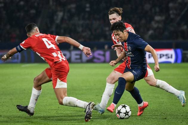 Champions League PSG vs Girona FC FA Paris Saint-Germain’s midfielder Lee Kang-in fights for the ball during the UEFA Champions League football match between Paris Saint-Germain and Girona FC at the Parc des Princes stadium in Paris on September 18, 2024. Photo by Firas Abdullah ABACAPRESS.COM Paris Ile-de-France France  Copyright: xAbdullahxFiras ABACAx