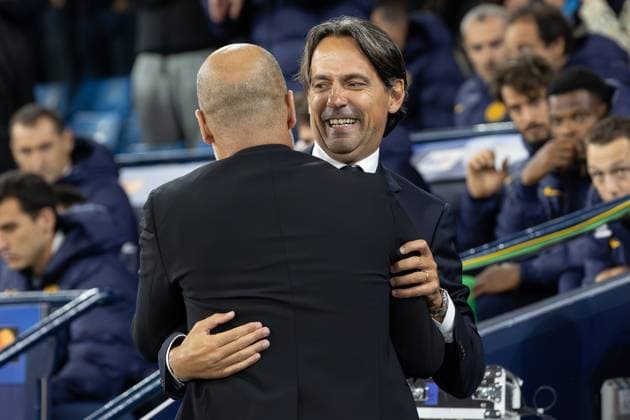Manchester City v Inter Milan Champions League 18 09 2024. Manchester City manager Pep Guardiola embraces Inter Milan manager Simone Inzaghi before the Champions League match between Manchester City and Inter Milan at the Etihad Stadium, Manchester, England on 18 September 2024. Editorial use only , Copyright: xIanxStephenx PSI-20445-0086
