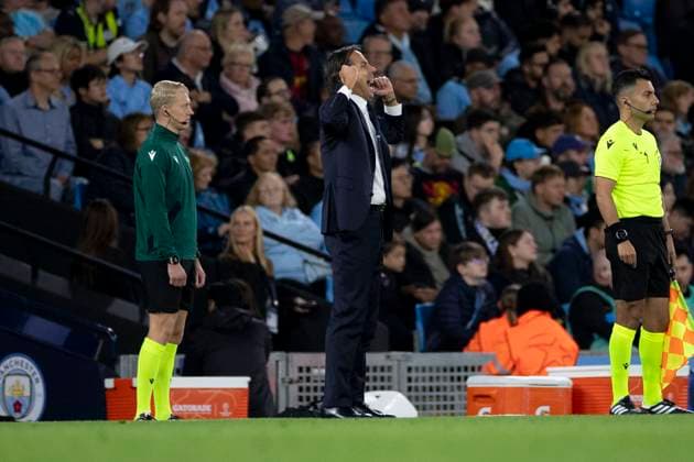 Manchester City vs Football Club Internazionale Milano UEFA Champions League Inter Milan manager Simone Inzaghi gesticulates during the UEFA Champions League League Stage match between Manchester City and Football Club Internazionale Milano at the Etihad Stadium in Manchester, England, on September 18, 2024. Manchester Manchester  Copyright: xMIxNewsx originalFilename:fletcher-manchest240918_nplPU.jpg