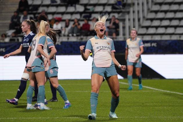Chloe Kelly of Man City celebrates after she puts her side 5-0 ahead Paris FC Women v Manchester City Women, UEFA Women s Champions League, Second Round, Football, Stade Charlety , Paris, France, 18 Sep 2024 EDITORIAL USE ONLY No use with unauthorised audio, video, data, fixture lists, club league logos or live services. Online in-match use limited to 120 images, no video emulation. No use in betting, games or single club league player publications.  Copyright: xDavexWinter Shutterstockx 14722161lo