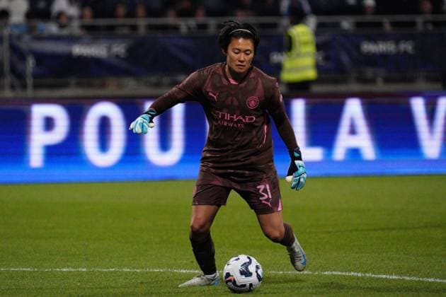 Ayaka Yamashita of Man City Paris FC Women v Manchester City Women, UEFA Women s Champions League, Second Round, Football, Stade Charlety , Paris, France, 18 Sep 2024 EDITORIAL USE ONLY No use with unauthorised audio, video, data, fixture lists, club league logos or live services. Online in-match use limited to 120 images, no video emulation. No use in betting, games or single club league player publications.  Copyright: xDavexWinter Shutterstockx 14722161lw