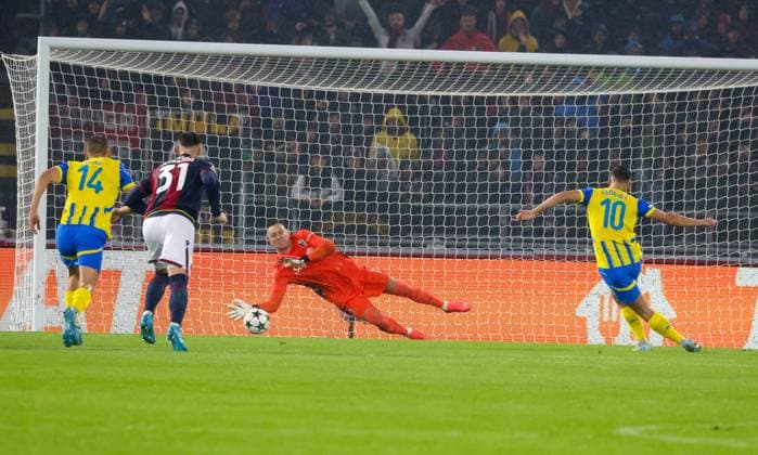 Champions League 2024 25 football match between FC Bologna vs Shakhtar Donetsk Lukasz Skorupski of Bologna FC - Heorhiy Sudakov of FC Shakhtar Donetsk During the Champions League match 09 18 2024 Football match between FC Bologna vs Shakhtar Donetsk at the Dall Ara stadium in Bologna BOLOGNA Stadium Dall Ara Bologna ITALY Copyright: xFABIOxSASSOxFabioxSassox 0A4A7046