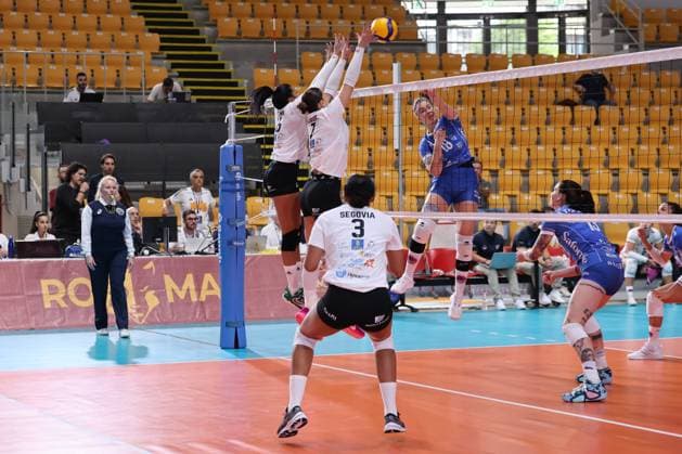 September 18, 2024, Milan, Milan, Italy: Karin Sunderlikova of Beziers Volley Adriani Vilvert Joaquim of CD Heidelberg Volkswagen and Gisel Medina Chacoa of CD Heidelberg during the Volleyball WEVZA CUP Women between Bezier VB and Heidelberg Volkswagen on 18 sept 2024 at the Palazzetto dello in Rome. <categoriaITA> - <sottocategoriaITA> - Volleyball WEVZA CUP Women  - ZUMAs349 20240918_zsa_s349_642 Copyright: xC)xEmanuelaxVertolli Sportreporx