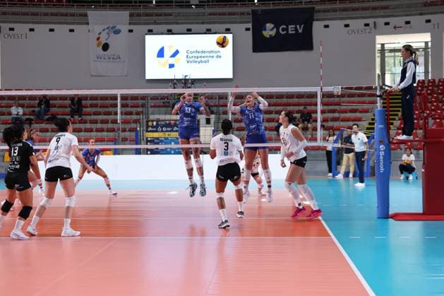 September 18, 2024, Milan, Milan, Italy: Dayana Segovia of CD Heidelberg Volkswagen, Marissa Stockman of Beziers Volley, Ciara Debell of Beziers Volley during the Volleyball WEVZA CUP Women between Bezier VB and Heidelberg Volkswagen on 18 sept 2024 at the Palazzetto dello in Rome. <categoriaITA> - <sottocategoriaITA> - Volleyball WEVZA CUP Women  - ZUMAs349 20240918_zsa_s349_646 Copyright: xC)xEmanuelaxVertolli Sportreporx