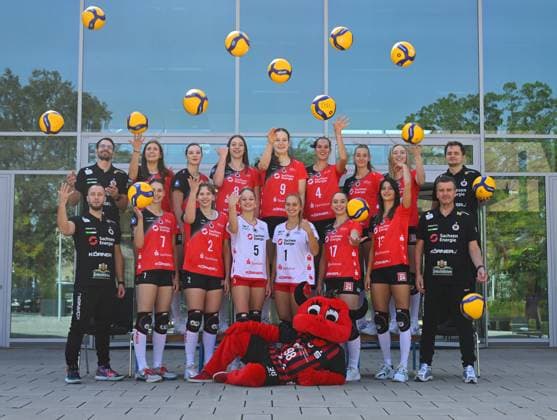 Team photo, team photo, Media Day at the Dresden Chamber of Crafts, Media Day, photo session, photo shoot, Dresdner SC, volleyball, 1 Bundesliga women, 1 Liga, DSC, 2024 2025 season, 18 09 2024,