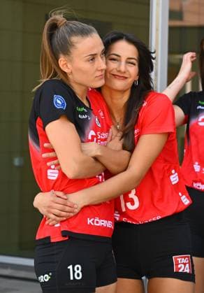 f l Patricia Nestler and Stamatia Kyparissi, Media Day at the Dresden Chamber of Crafts, Media Day, photo session, photo shoot, Dresdner SC, volleyball, 1 Bundesliga women, 1 Liga, DSC, 2024 2025 season, 18 09 2024,
