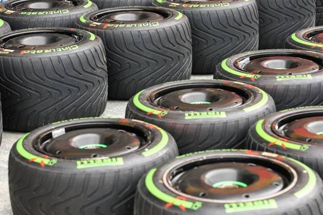 Pirelli rain, pluie, wet tyres, pneus, tyre, pneu, during the Formula 1 Singapore Grand Prix 2024, 18th round of the 2024 Formula One World Championship, WM, Weltmeisterschaft from September 20 to 22, 2024 on the Marina Bay Circuit, in Singapore, Singapore - F1 - SINGAPORE GRAND PRIX 2024 DPPI Panoramic 240919_R18_SINGAPORE_DP_XB3_7334
