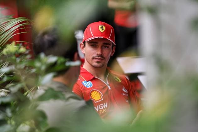 LECLERC Charles (mco), Scuderia Ferrari SF-24, portrait during the Formula 1 Singapore Grand Prix 2024, 18th round of the 2024 Formula One World Championship, WM, Weltmeisterschaft from September 20 to 22, 2024 on the Marina Bay Circuit, in Singapore, Singapore - F1 - SINGAPORE GRAND PRIX 2024 DPPI Panoramic  240919_R18_SINGAPORE_DP_XB3_7545