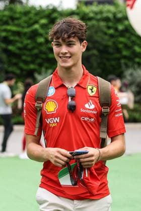 BEARMAN Oliver, Ferrari Driver Academy, portrait during the Formula 1 Singapore Grand Prix 2024, 18th round of the 2024 Formula One World Championship, WM, Weltmeisterschaft from September 20 to 22, 2024 on the Marina Bay Circuit, in Singapore, Singapore - F1 - SINGAPORE GRAND PRIX 2024 DPPI Panoramic  240919_R18_SINGAPORE_DP_XB3_7671