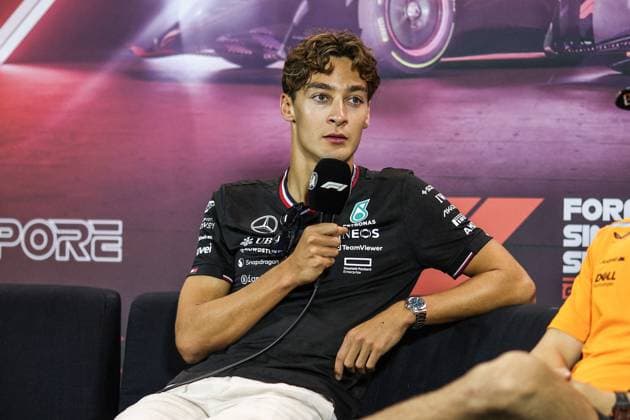 RUSSELL George (gbr), Mercedes AMG F1 Team W15, portrait press conference, PK, Pressekonferenz during the Formula 1 Singapore Grand Prix 2024, 18th round of the 2024 Formula One World Championship, WM, Weltmeisterschaft from September 20 to 22, 2024 on the Marina Bay Circuit, in Singapore, Singapore - F1 - SINGAPORE GRAND PRIX 2024 DPPI Panoramic  240919_R18_SINGAPORE_DP_XB3_8324_1