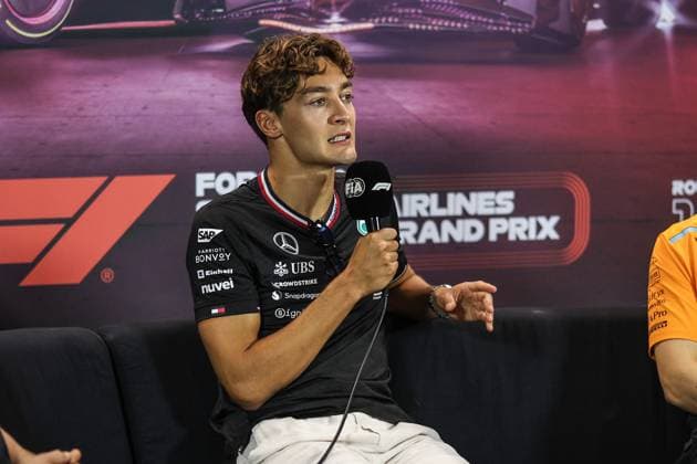 RUSSELL George (gbr), Mercedes AMG F1 Team W15, portrait press conference, PK, Pressekonferenz during the Formula 1 Singapore Grand Prix 2024, 18th round of the 2024 Formula One World Championship, WM, Weltmeisterschaft from September 20 to 22, 2024 on the Marina Bay Circuit, in Singapore, Singapore - F1 - SINGAPORE GRAND PRIX 2024 DPPI Panoramic  240919_R18_SINGAPORE_DP_XB3_8401_1