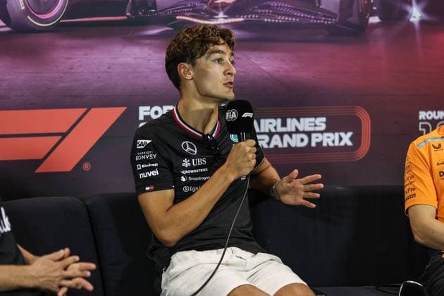 RUSSELL George (gbr), Mercedes AMG F1 Team W15, portrait press conference, PK, Pressekonferenz during the Formula 1 Singapore Grand Prix 2024, 18th round of the 2024 Formula One World Championship, WM, Weltmeisterschaft from September 20 to 22, 2024 on the Marina Bay Circuit, in Singapore, Singapore - F1 - SINGAPORE GRAND PRIX 2024 DPPI Panoramic  240919_R18_SINGAPORE_DP_XB3_8403_1