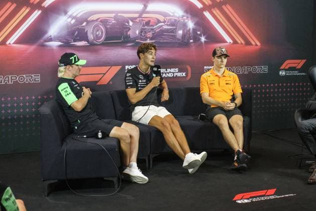 RUSSELL George (gbr), Mercedes AMG F1 Team W15, portrait BOTTAS Valtteri (fin), Stake F1 Team Kick Sauber C44, portrait PIASTRI Oscar (aus), McLaren F1 Team MCL38, portrait press conference, PK, Pressekonferenz during the Formula 1 Singapore Grand Prix 2024, 18th round of the 2024 Formula One World Championship, WM, Weltmeisterschaft from September 20 to 22, 2024 on the Marina Bay Circuit, in Singapore, Singapore - F1 - SINGAPORE GRAND PRIX 2024 DPPI Panoramic  240919_R18_SINGAPORE_DP_XB5_6645_1_1