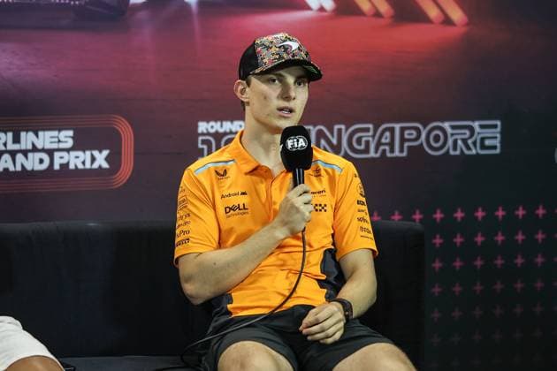 PIASTRI Oscar (aus), McLaren F1 Team MCL38, portrait press conference, PK, Pressekonferenz during the Formula 1 Singapore Grand Prix 2024, 18th round of the 2024 Formula One World Championship, WM, Weltmeisterschaft from September 20 to 22, 2024 on the Marina Bay Circuit, in Singapore, Singapore - F1 - SINGAPORE GRAND PRIX 2024 DPPI Panoramic  240919_R18_SINGAPORE_DP_XB3_8418_1