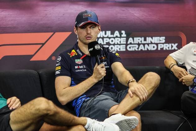 VERSTAPPEN Max (ned), Red Bull Racing RB20, portrait press conference, PK, Pressekonferenz during the Formula 1 Singapore Grand Prix 2024, 18th round of the 2024 Formula One World Championship, WM, Weltmeisterschaft from September 20 to 22, 2024 on the Marina Bay Circuit, in Singapore, Singapore - F1 - SINGAPORE GRAND PRIX 2024 DPPI Panoramic  240919_R18_SINGAPORE_DP_XB3_8532