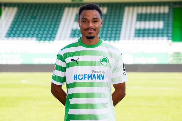 19 09 2024 SpVgg Greuther Fürth Kleeblatt Spielvereinigung 2 Soccer Bundesliga BL Season 2024 2025 Photo appointment Portrait appointment Presentation Press appointment Single photo Single photo Portrait Portrait Headshot Sacha Banse Bansé 6, SpVgg Greuther Fürth