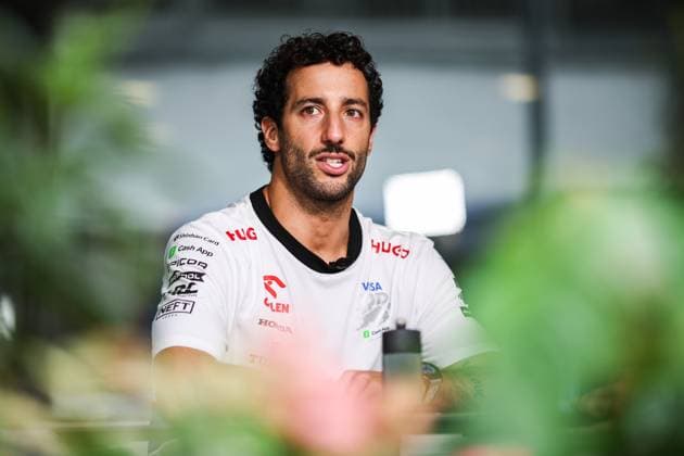 RICCIARDO Daniel (aus), Visa Cash App RB F1 Team VCARB 01, portrait during the Formula 1 Singapore Grand Prix 2024, 18th round of the 2024 Formula One World Championship, WM, Weltmeisterschaft from September 20 to 22, 2024 on the Marina Bay Circuit, in Singapore, Singapore - F1 - SINGAPORE GRAND PRIX 2024 DPPI Panoramic  240919_R18_SINGAPORE_DP_XB3_7904