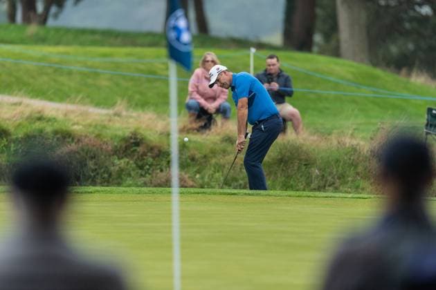 Padraig Harrington chips to the 5th green during round 1 of the BMW PGA, Golf Herren Championship at the Wentworth Golf Club, Virginia Water, England on 19 September 2024. Copyright: xGrantxWinterx 41780111