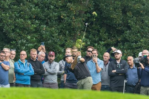 Jesper Svensson of of Sweden plays a shot on the 6th hole during round 1 of the BMW PGA, Golf Herren Championship at the Wentworth Golf Club, Virginia Water, England on 19 September 2024. Copyright: xGrantxWinterx 41780143