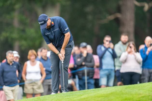 Shane Lowry of Ireland putts on the 6th green during round 1 of the BMW PGA, Golf Herren Championship at the Wentworth Golf Club, Virginia Water, England on 19 September 2024. Copyright: xGrantxWinterx 41780145