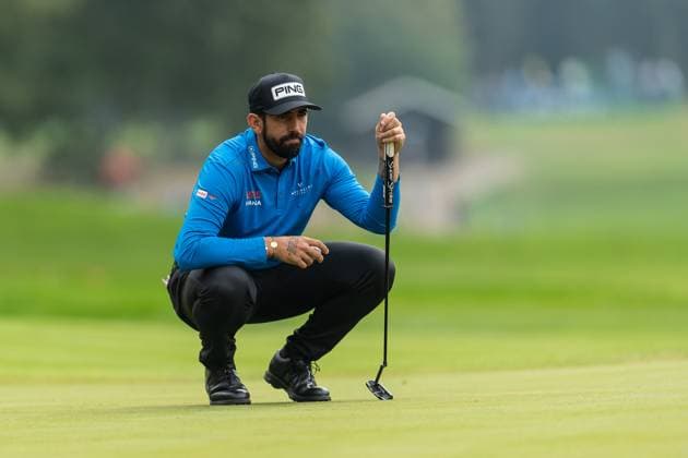 Matthieu Pavon of France lines up a putt on the 6th green during round 1 of the BMW PGA, Golf Herren Championship at the Wentworth Golf Club, Virginia Water, England on 19 September 2024. Copyright: xGrantxWinterx 41780150