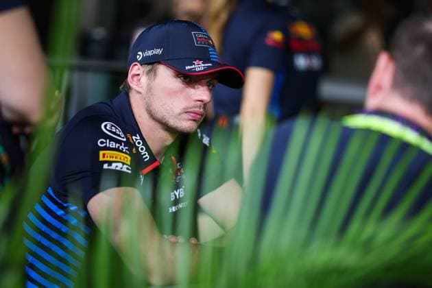 VERSTAPPEN Max (ned), Red Bull Racing RB20, portrait during the Formula 1 Singapore Grand Prix 2024, 18th round of the 2024 Formula One World Championship, WM, Weltmeisterschaft from September 20 to 22, 2024 on the Marina Bay Circuit, in Singapore, Singapore - F1 - SINGAPORE GRAND PRIX 2024 DPPI Panoramic  240919_R18_SINGAPORE_DP_AV3_5995