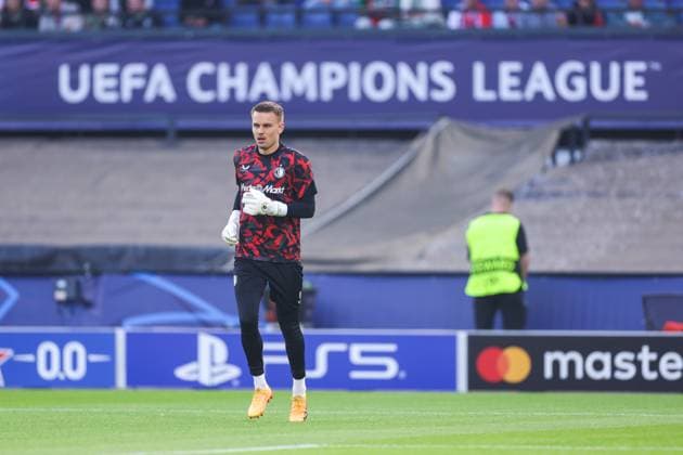 19 09 2024, Football, Season 2024 2025, UEFA Champions League, Matchday 1, Feyenoord Rotterdam Bayer 04 Leverkusen, Goalkeeper Timon Wellenreuther Feyenoord Rotterdam , Rotterdam De Kuip Stadion Feijenoord Netherlands xRHR PHOTO DEx Copyright: DennisxEwert RHR-FOTOx RHR-FOTO DE